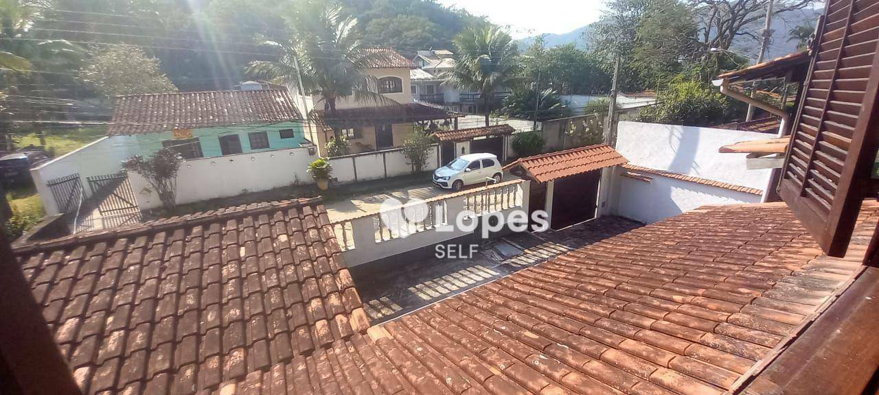 Casa à venda com 3 quartos, 300m² - Foto 2