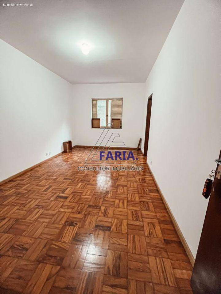 Casa à venda com 4 quartos, 250m² - Foto 6