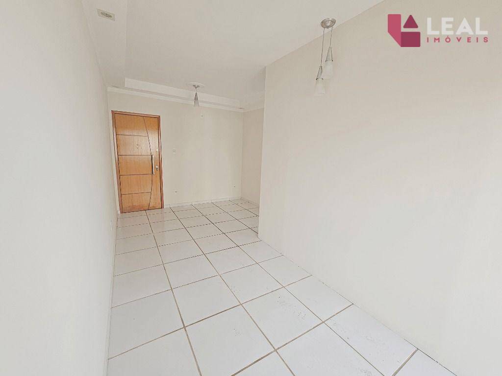 Apartamento para alugar com 3 quartos, 110m² - Foto 3