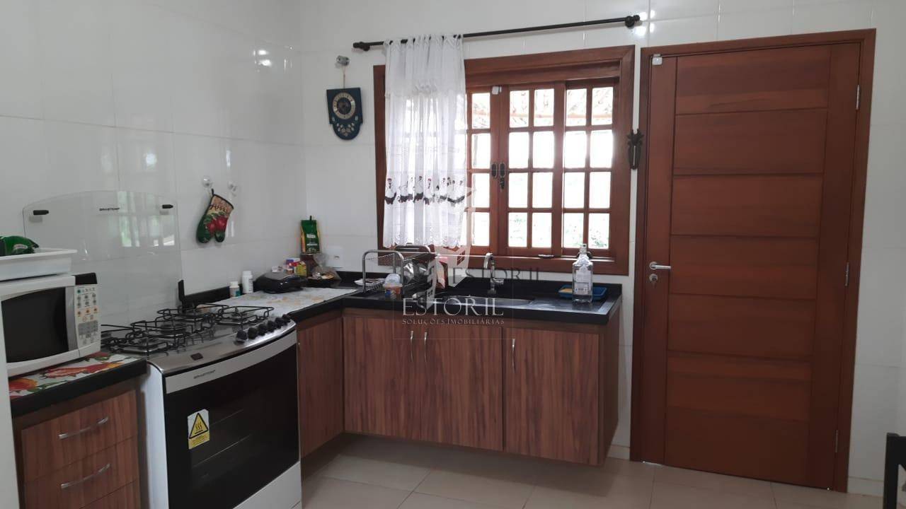 Casa à venda com 3 quartos, 190m² - Foto 9