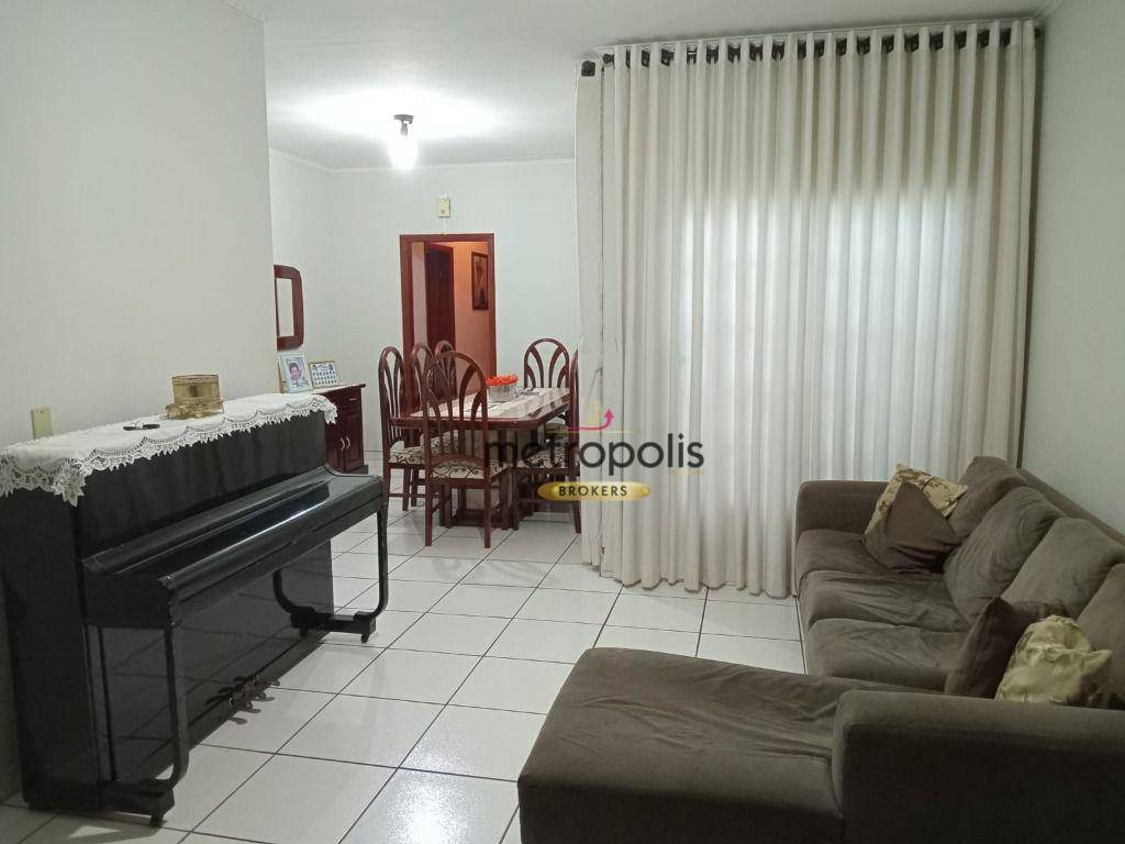 Casa à venda com 3 quartos, 240m² - Foto 2