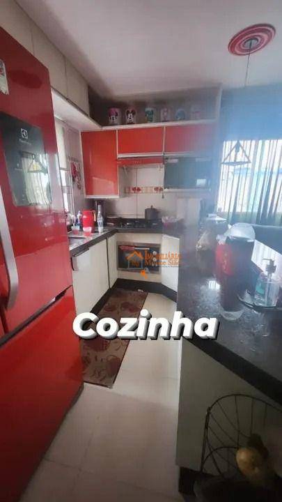 Sobrado à venda com 3 quartos, 320m² - Foto 1