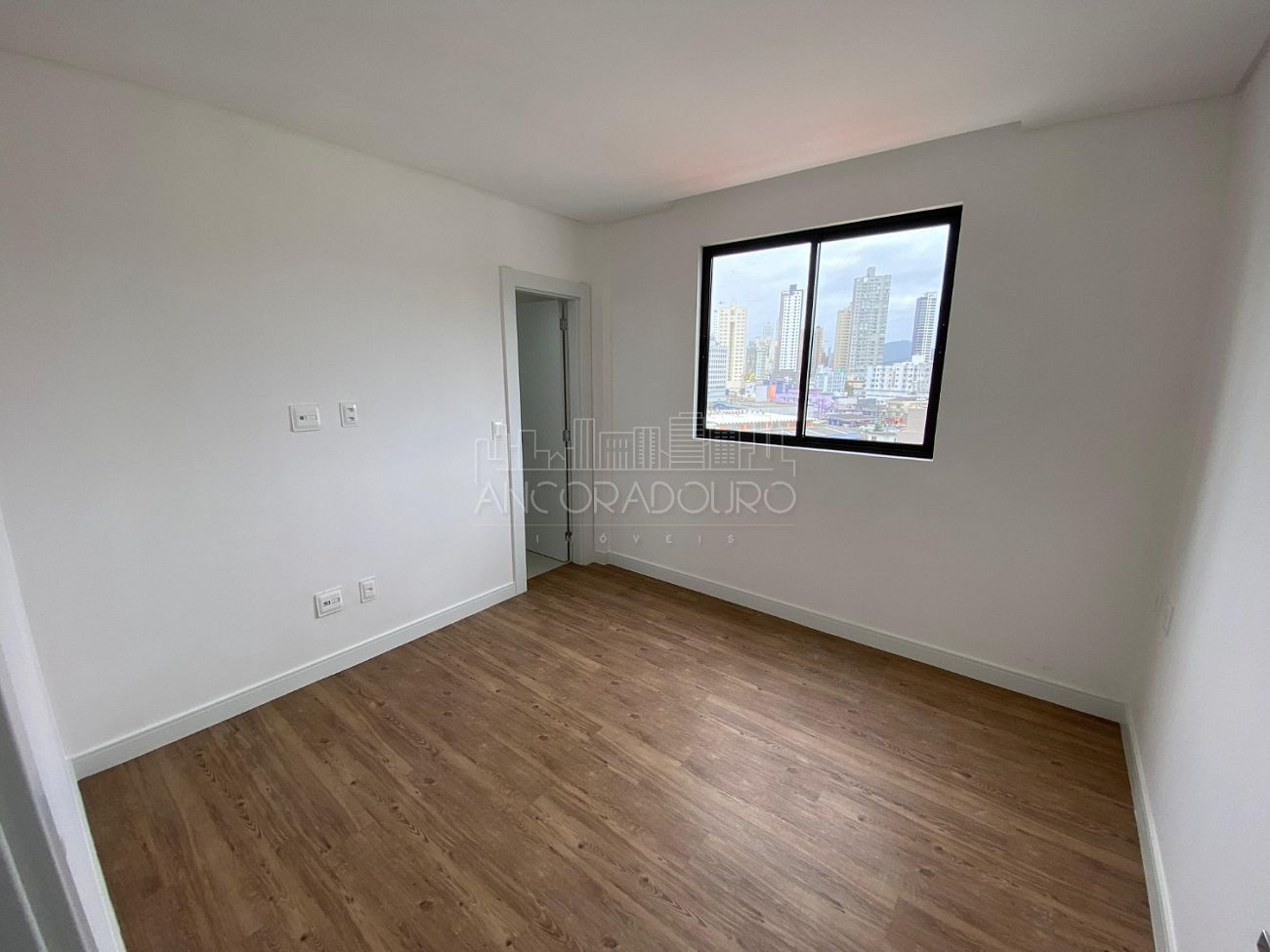 Apartamento à venda com 2 quartos, 61m² - Foto 5