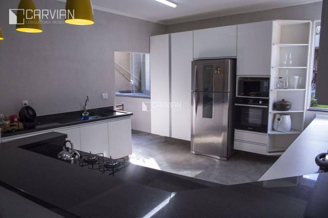 Casa à venda com 4 quartos, 380m² - Foto 6