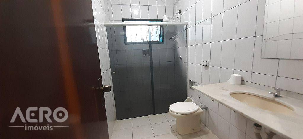 Casa à venda com 6 quartos, 250m² - Foto 9