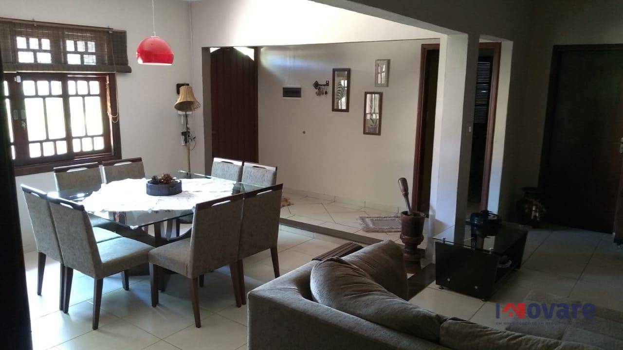 Casa à venda com 4 quartos, 160m² - Foto 2