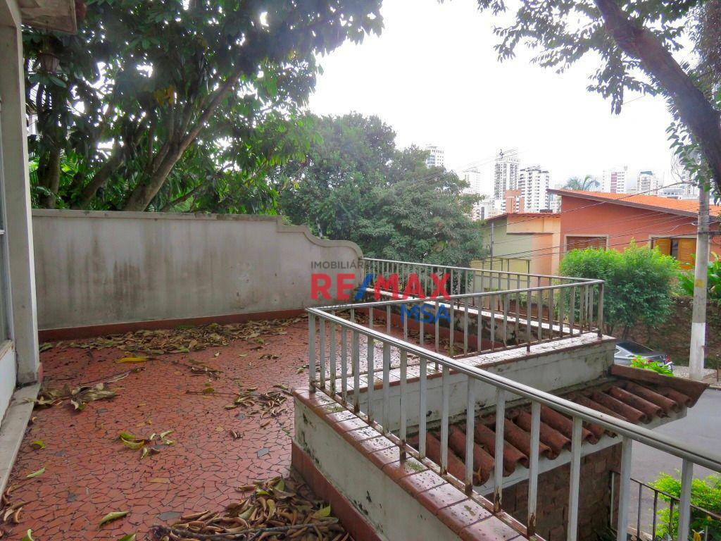 Casa para alugar com 4 quartos, 360m² - Foto 3