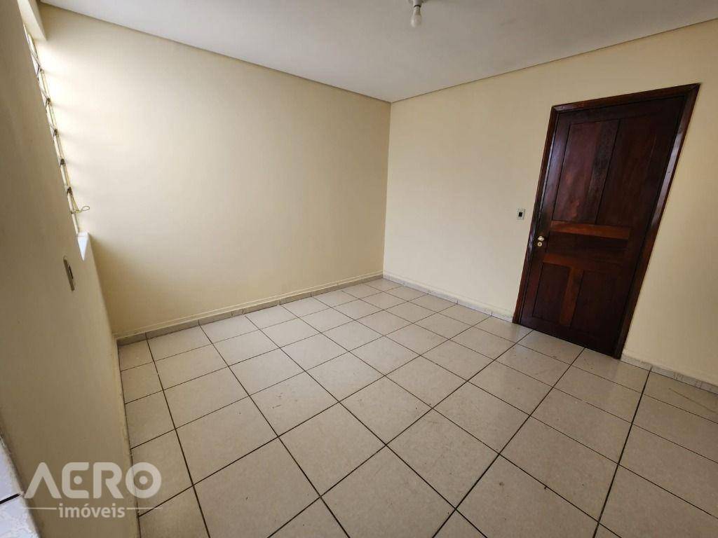 Casa à venda com 3 quartos, 196m² - Foto 12