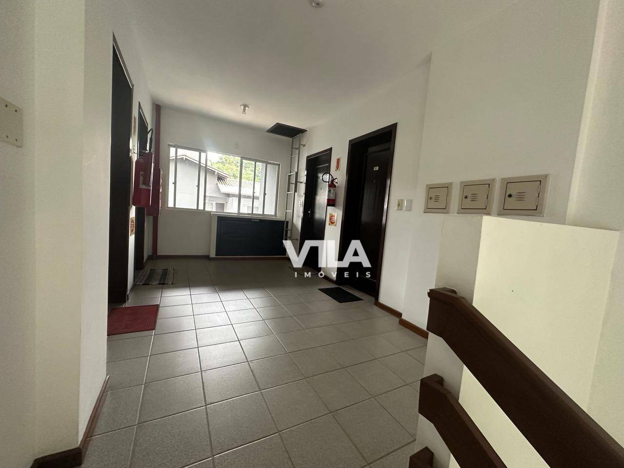 Apartamento à venda com 2 quartos, 65m² - Foto 3