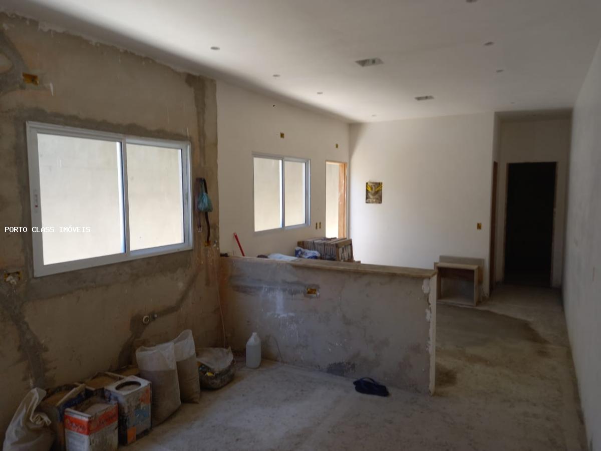 Casa à venda com 6 quartos, 180m² - Foto 3