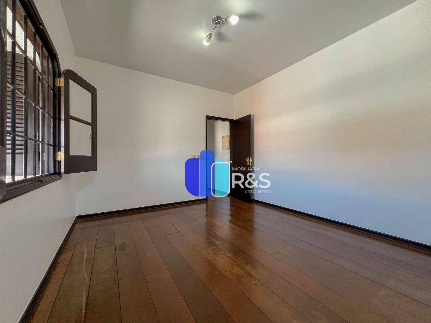 Casa à venda com 3 quartos, 230m² - Foto 23