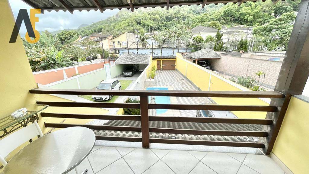 Casa de Condomínio à venda com 3 quartos, 184m² - Foto 1