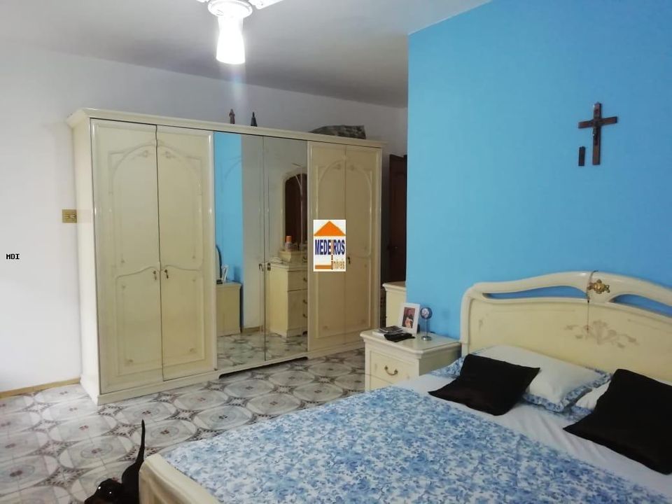 Casa à venda com 4 quartos, 240m² - Foto 3