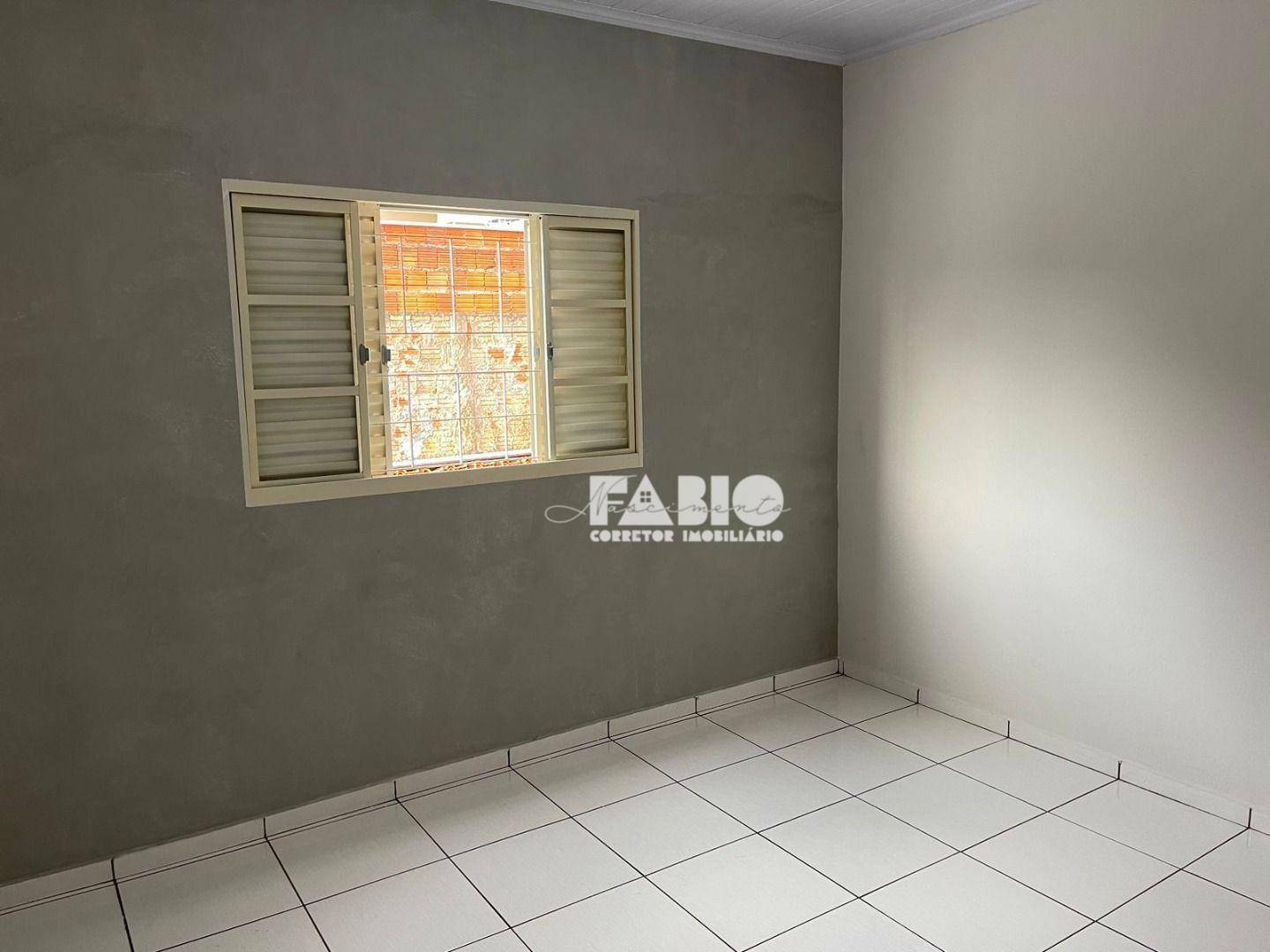 Casa à venda com 2 quartos, 99m² - Foto 2