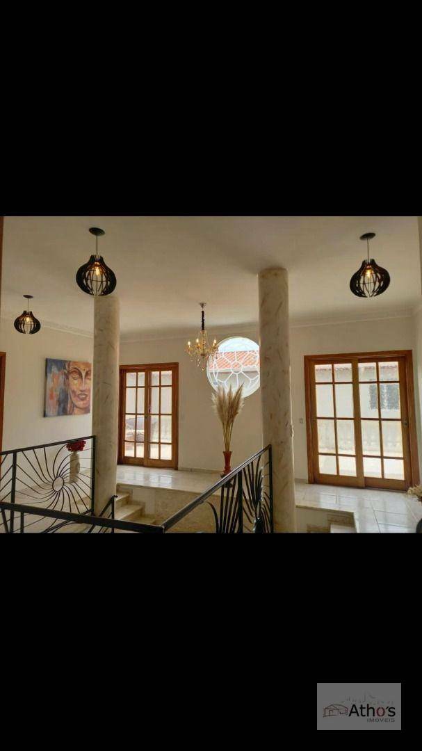 Casa à venda e aluguel com 5 quartos, 500m² - Foto 1