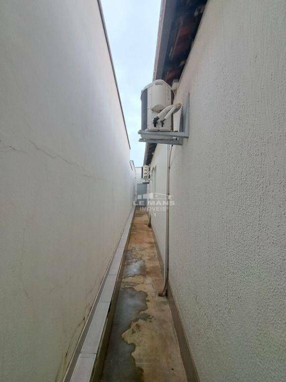 Casa para alugar com 1 quarto, 245m² - Foto 13