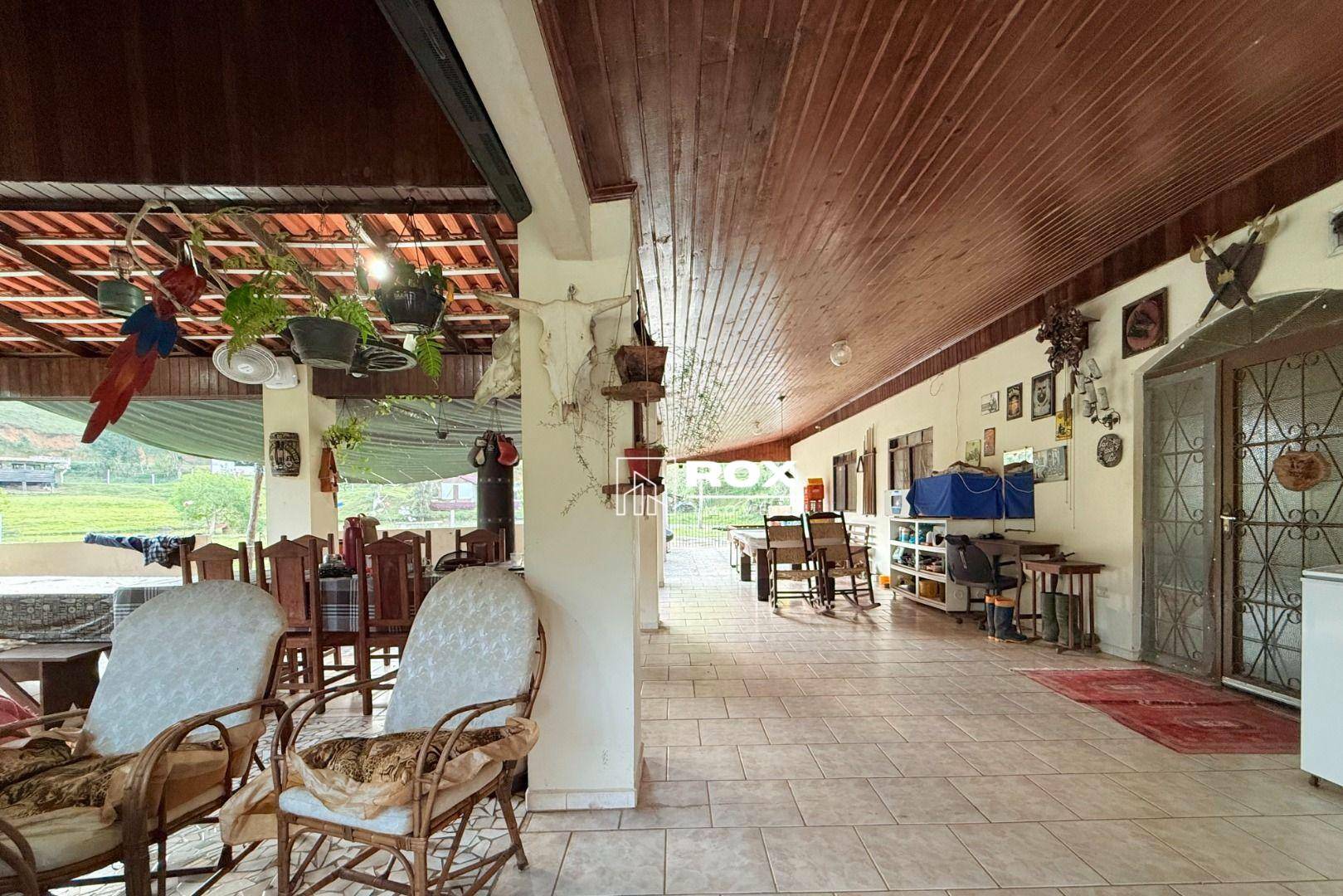 Chácara à venda com 6 quartos, 350m² - Foto 9