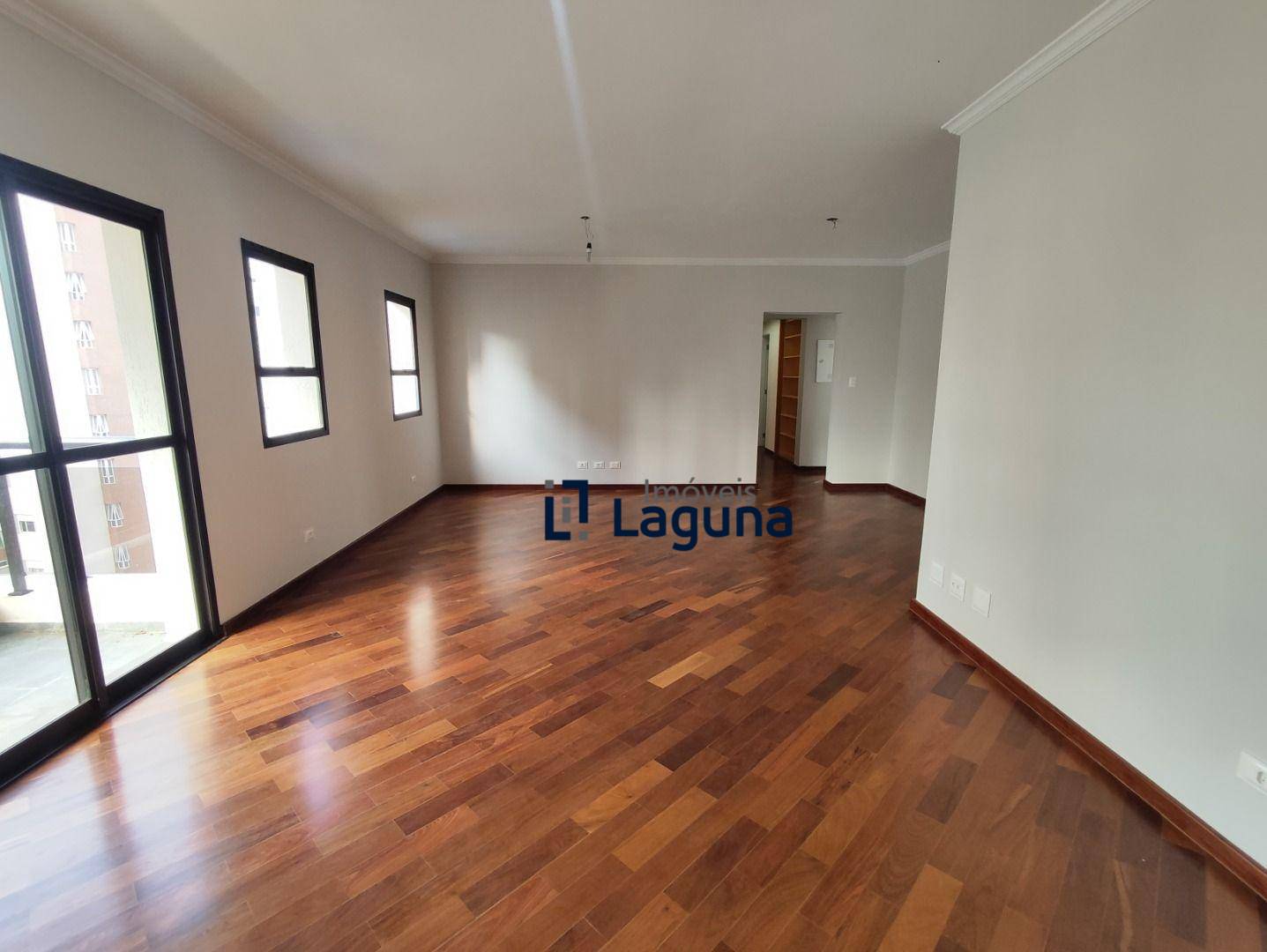 Apartamento à venda e aluguel com 3 quartos, 160m² - Foto 2