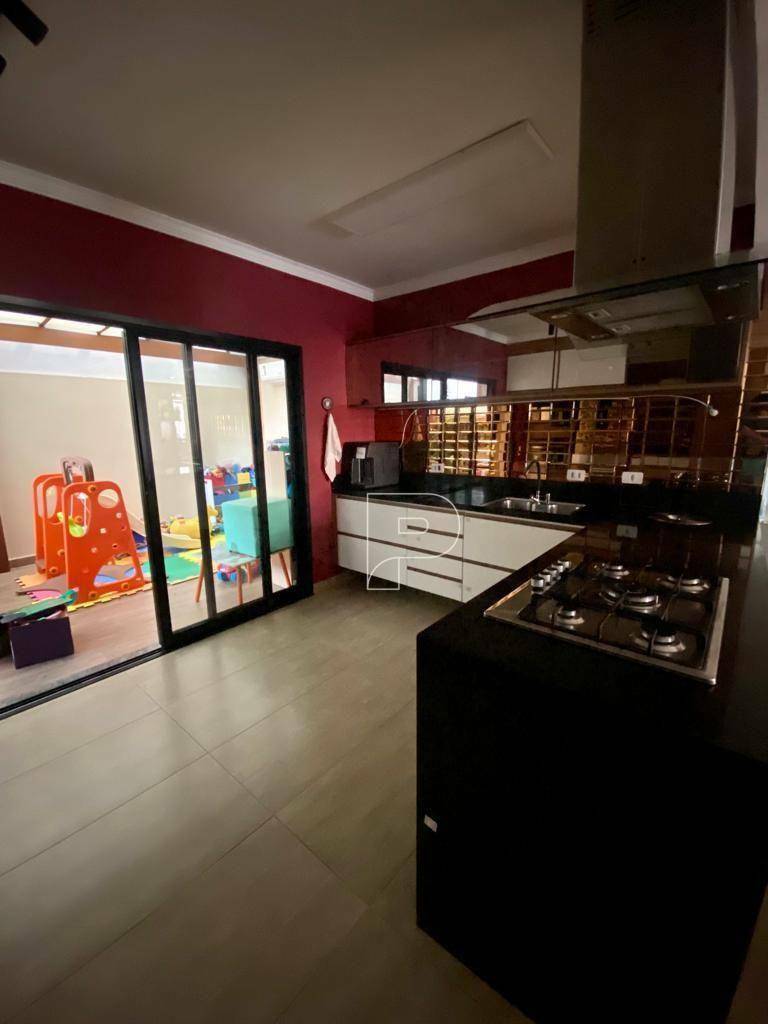 Casa de Condomínio à venda com 3 quartos, 206m² - Foto 3