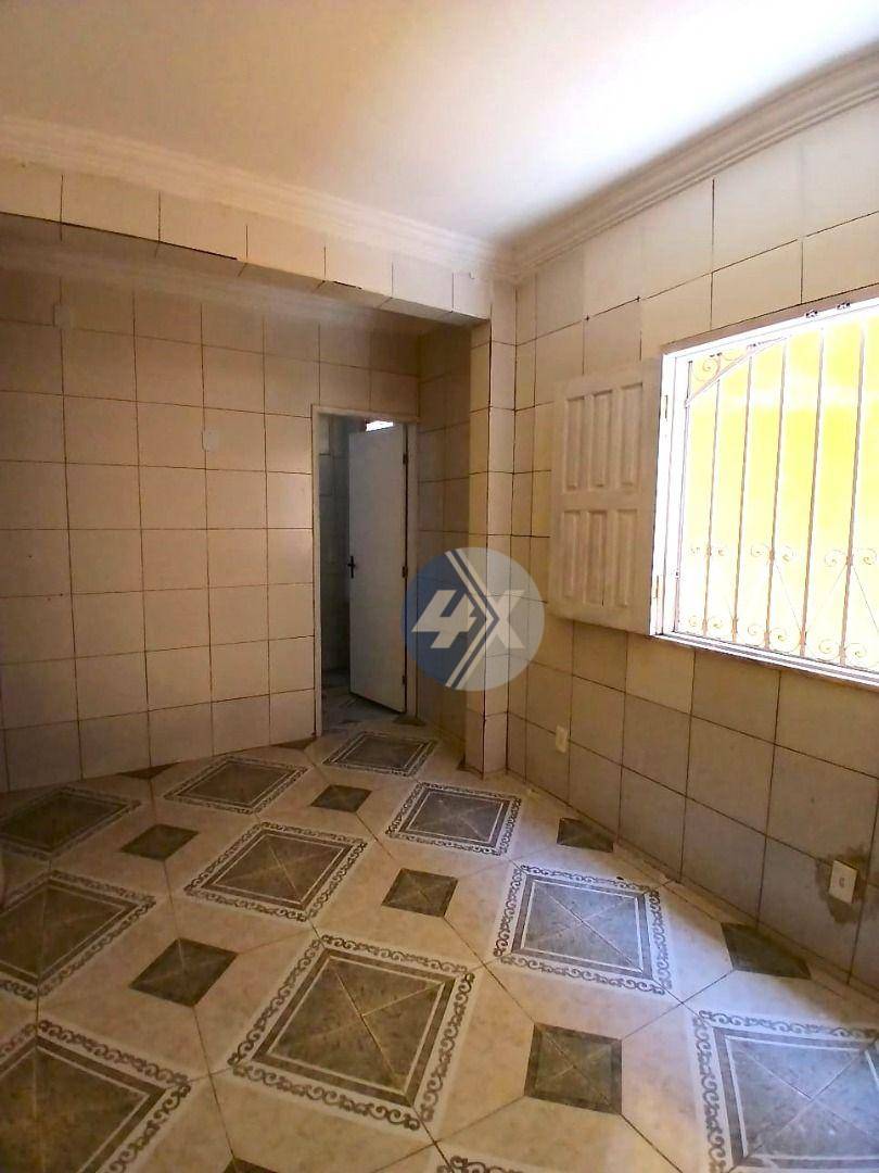 Casa à venda com 4 quartos, 210m² - Foto 5
