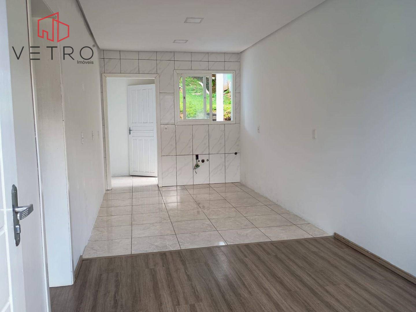 Casa à venda com 2 quartos, 60m² - Foto 3