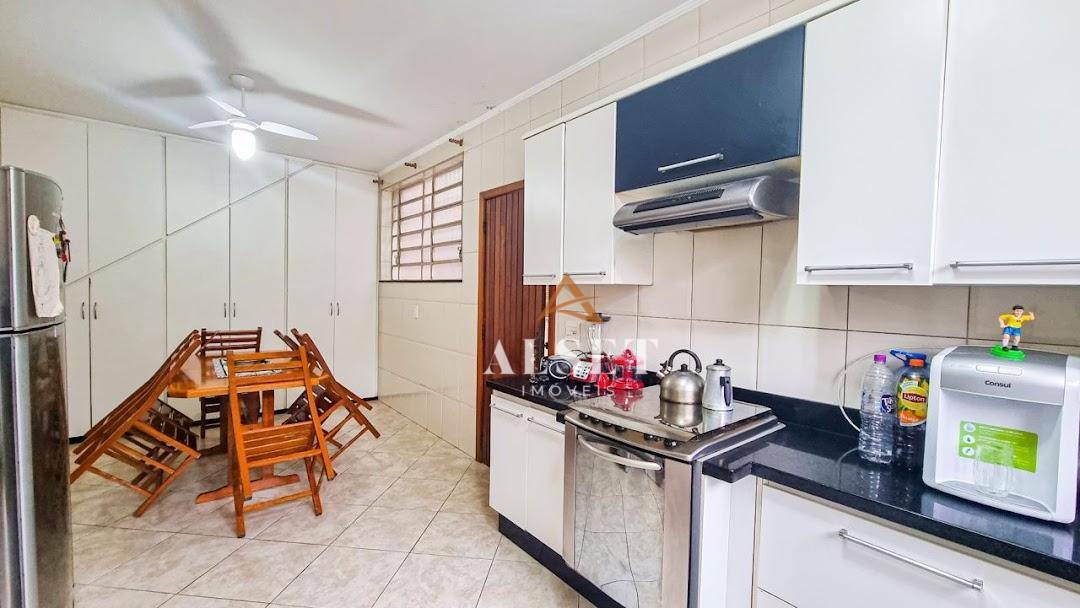 Sobrado à venda com 3 quartos, 220m² - Foto 34