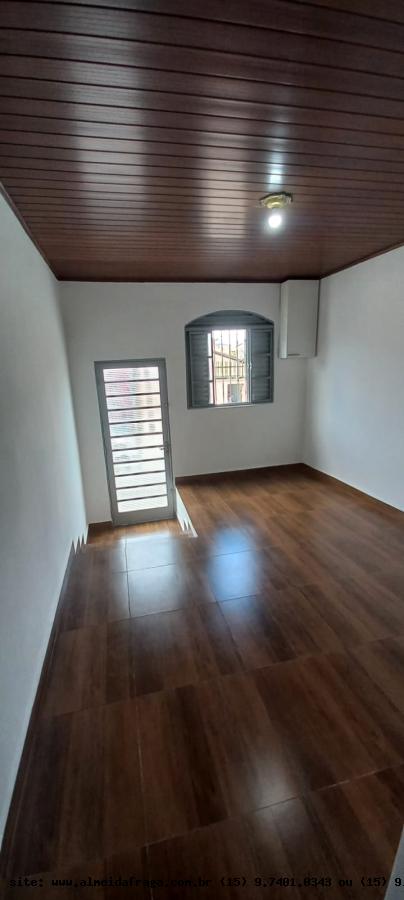 Casa para alugar com 2 quartos, 70m² - Foto 1