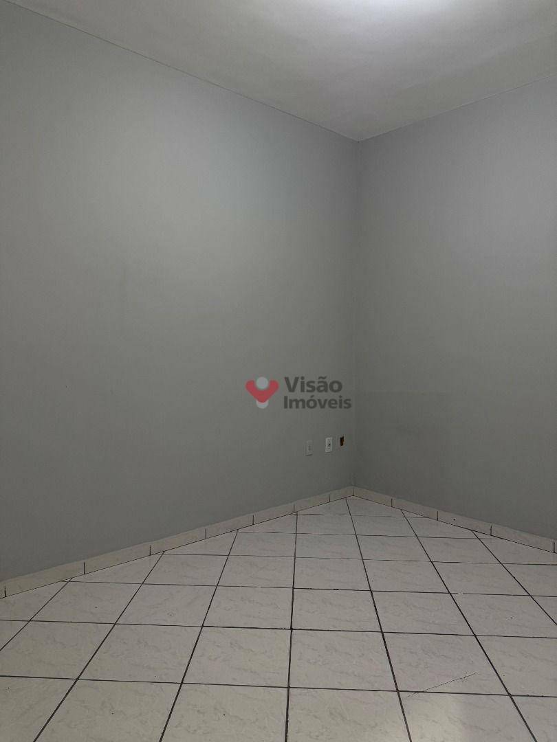 Casa à venda com 2 quartos, 70m² - Foto 14