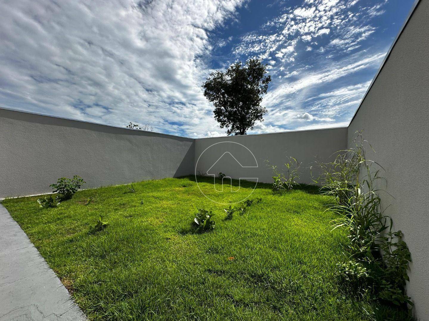 Casa à venda com 3 quartos, 118m² - Foto 2
