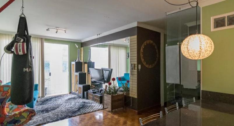 Casa à venda com 3 quartos, 200m² - Foto 1