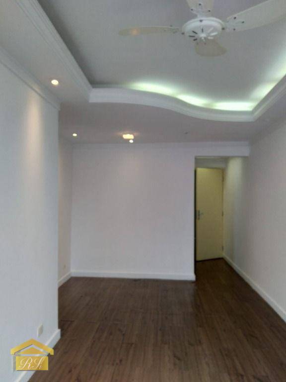 Apartamento à venda com 2 quartos, 64m² - Foto 2