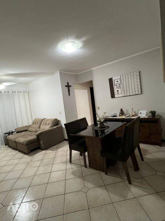 Apartamento à venda com 3 quartos, 80m² - Foto 1