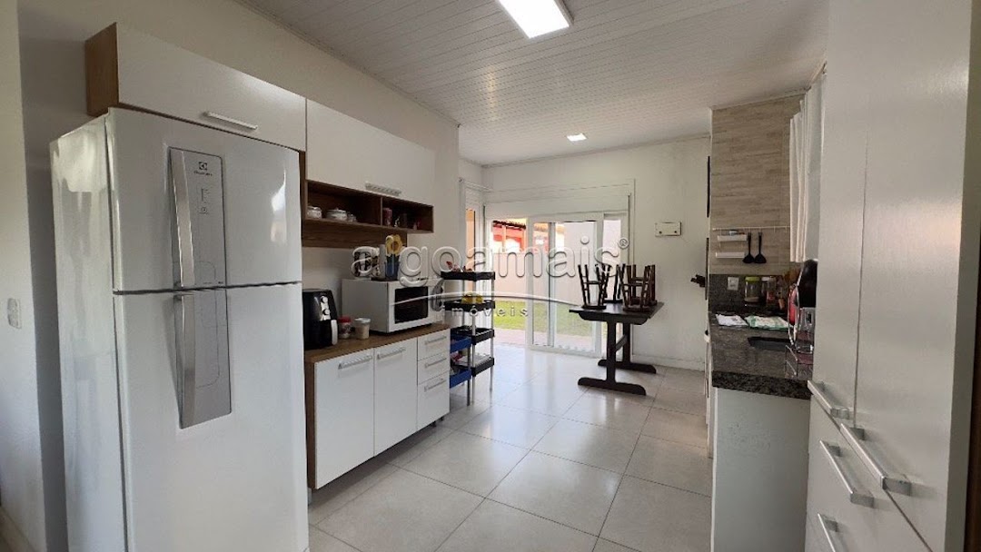 Casa à venda com 3 quartos, 150m² - Foto 12