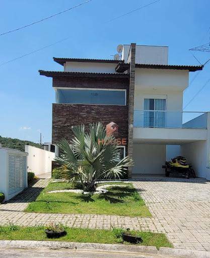 Casa de Condomínio à venda com 3 quartos, 240m² - Foto 1