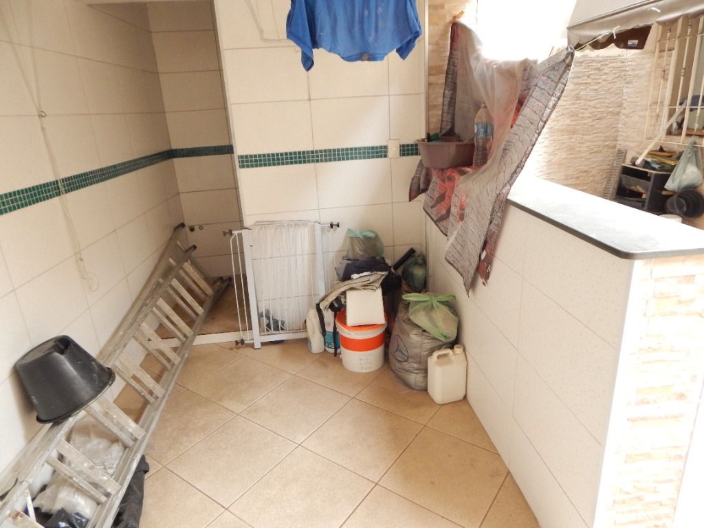 Sobrado à venda com 3 quartos, 200m² - Foto 32