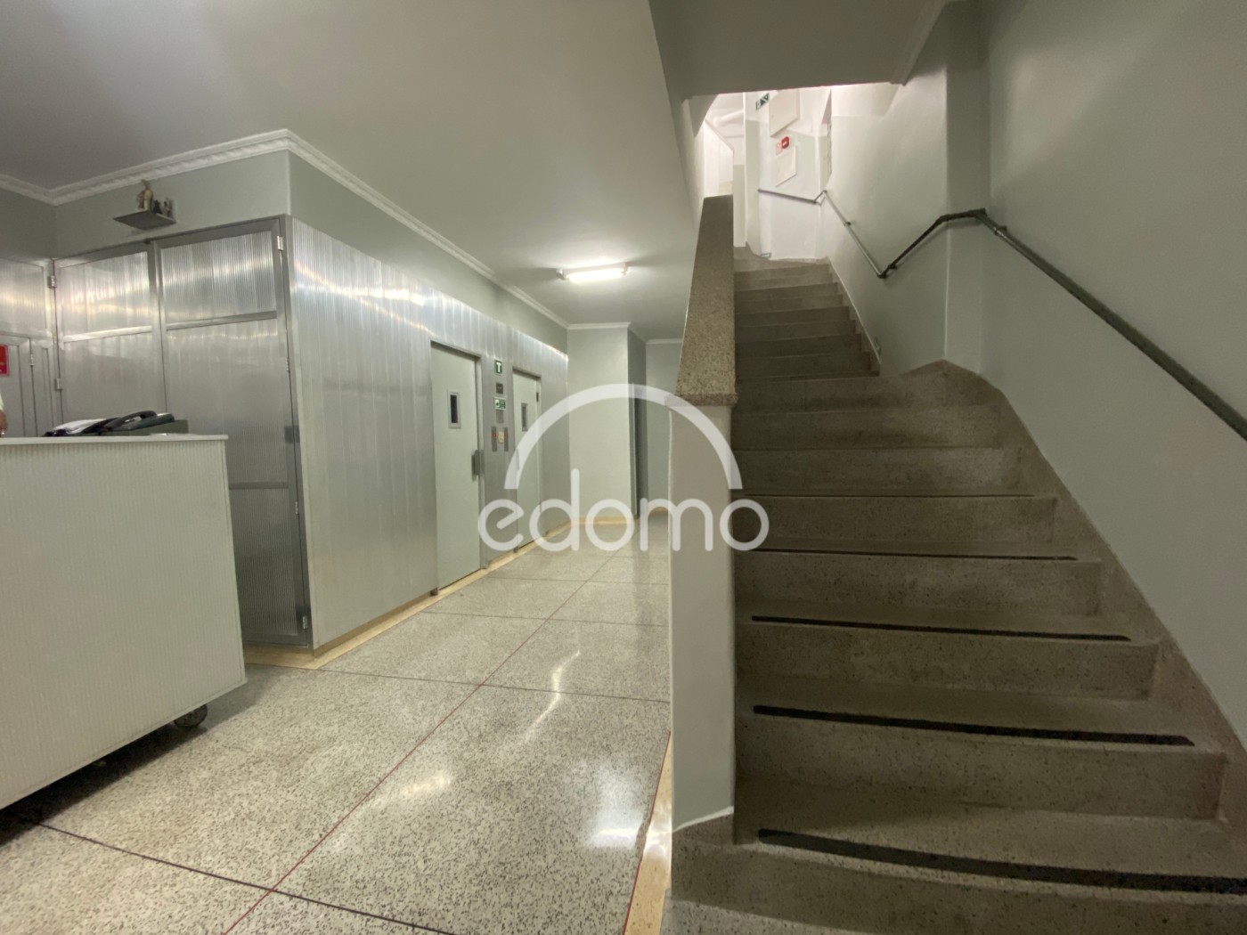Apartamento para alugar com 1 quarto, 65m² - Foto 12
