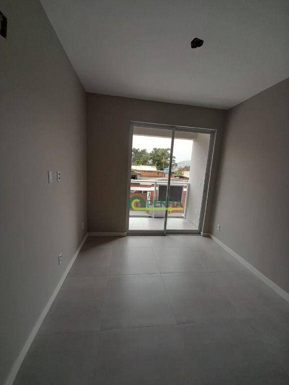 Apartamento à venda com 2 quartos, 68m² - Foto 5