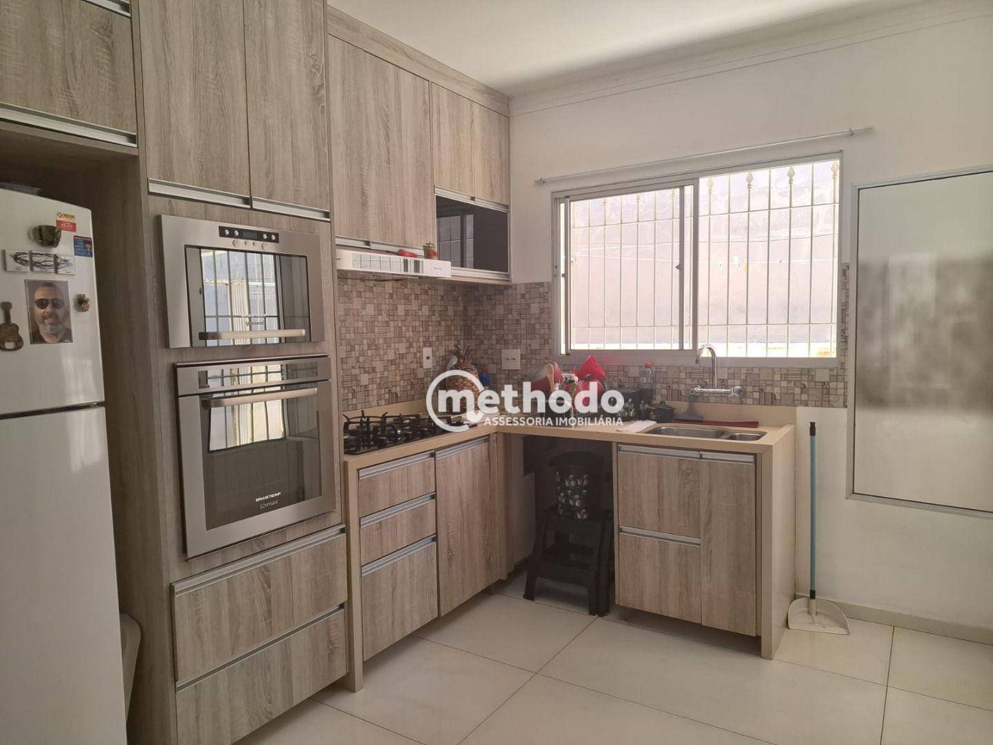 Casa à venda com 3 quartos, 220m² - Foto 4