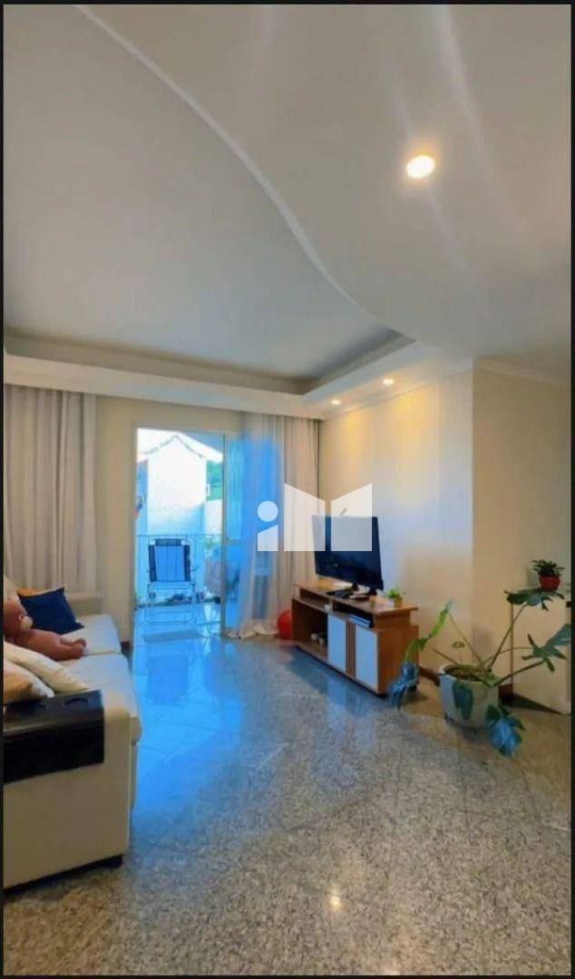 Apartamento à venda com 3 quartos, 140m² - Foto 1