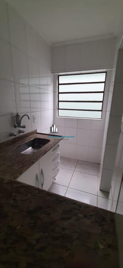 Casa para alugar com 3 quartos, 240m² - Foto 18