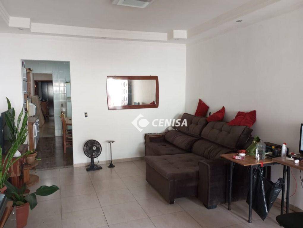 Casa à venda com 4 quartos, 170m² - Foto 3