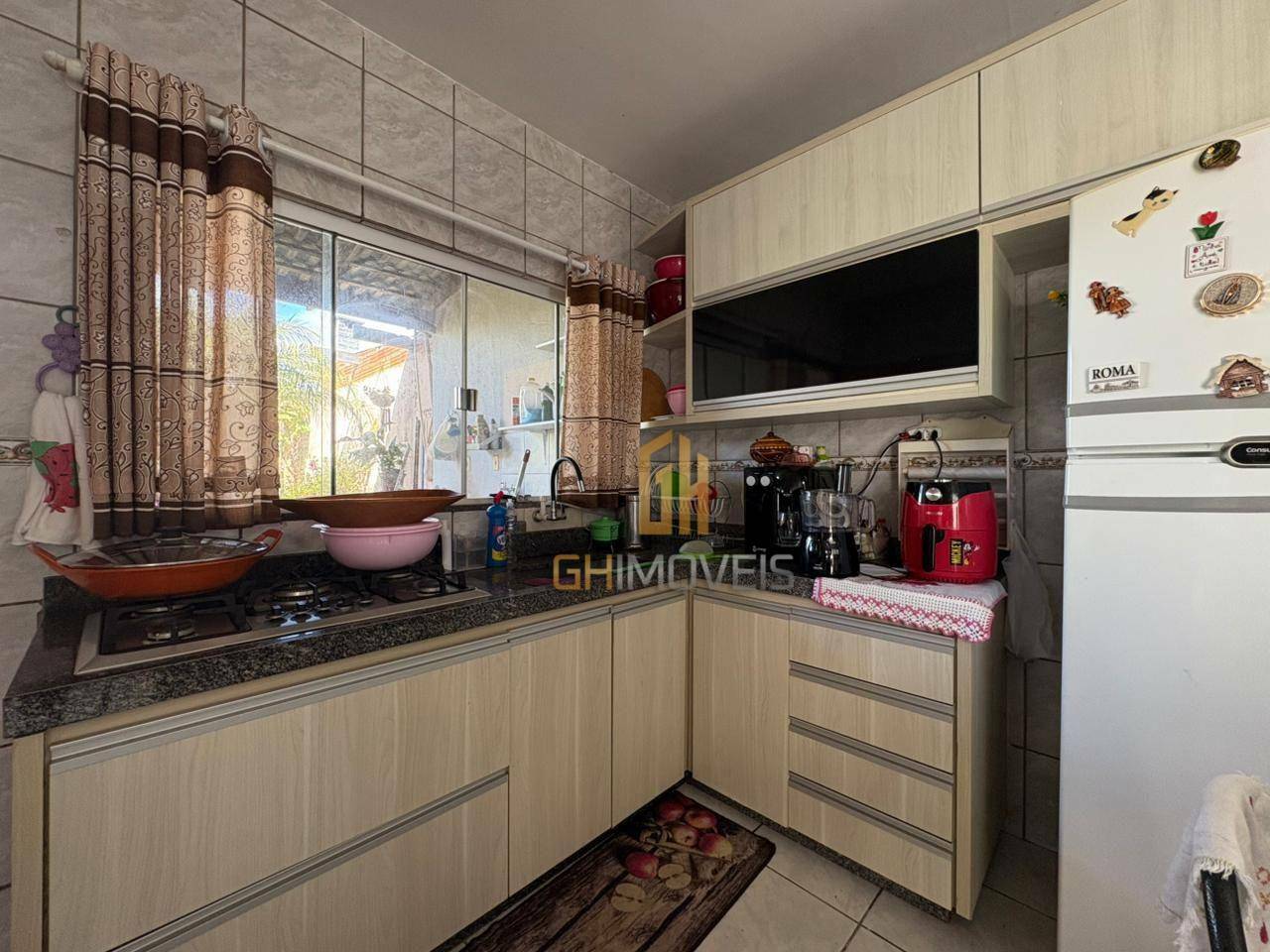 Casa à venda com 3 quartos, 68m² - Foto 1