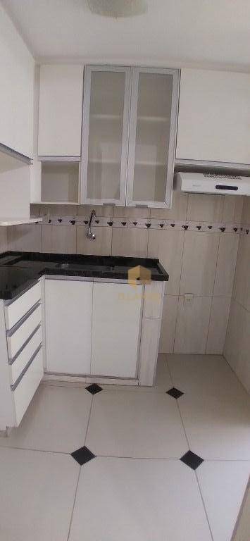 Apartamento à venda com 1 quarto, 42m² - Foto 2