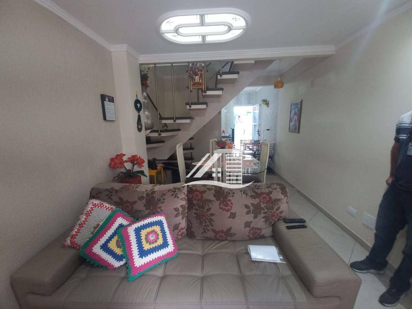 Sobrado à venda com 2 quartos, 80m² - Foto 1