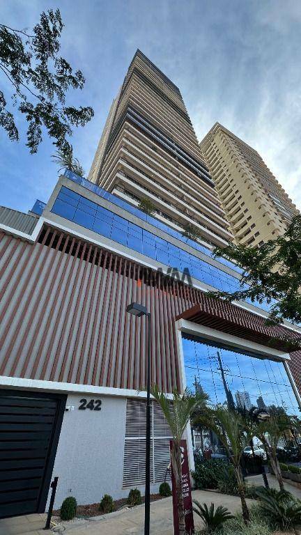 Apartamento para alugar com 3 quartos, 167m² - Foto 1