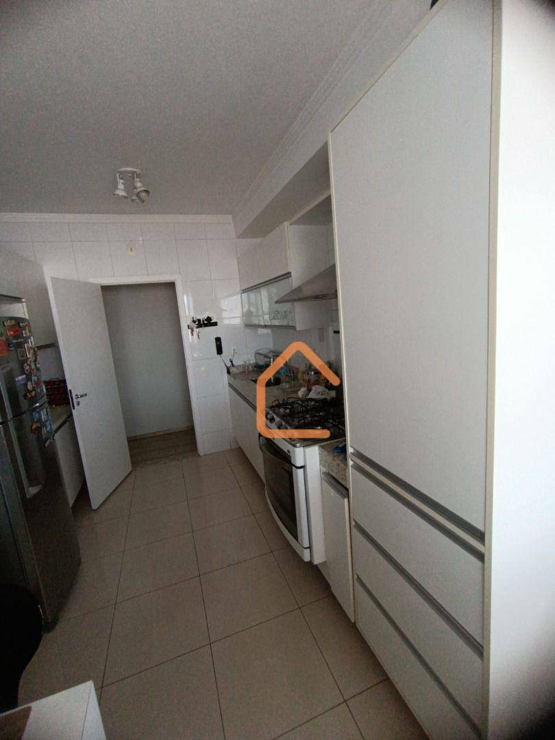 Apartamento à venda com 3 quartos, 157m² - Foto 8