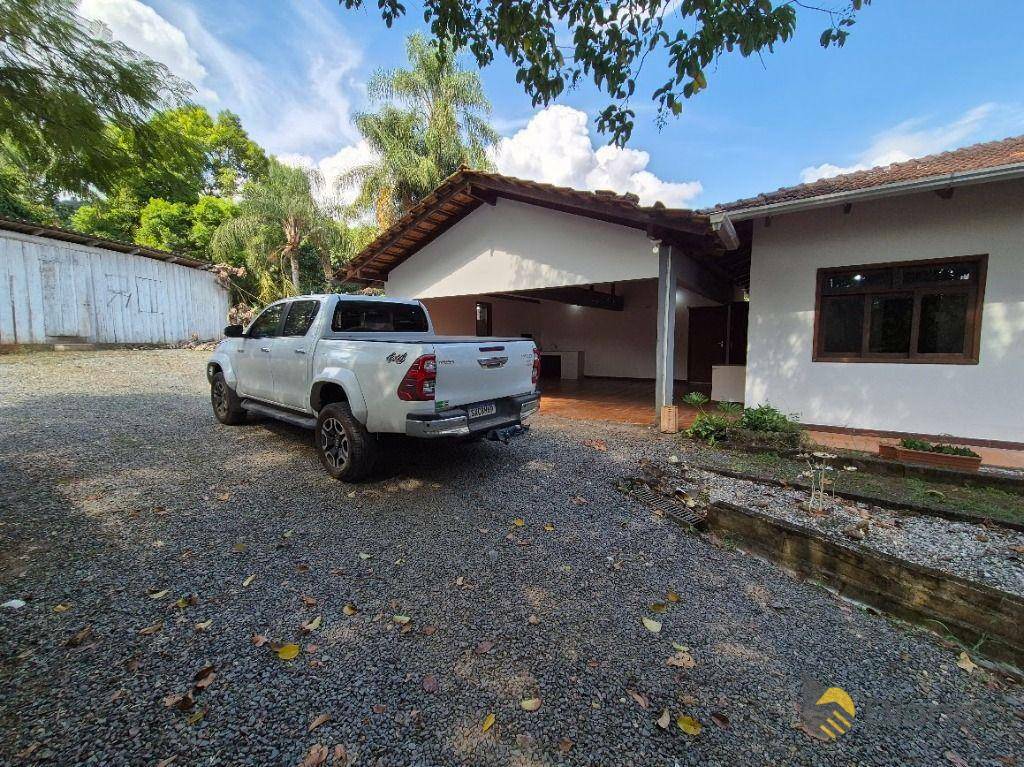 Casa para alugar com 3 quartos, 209m² - Foto 3