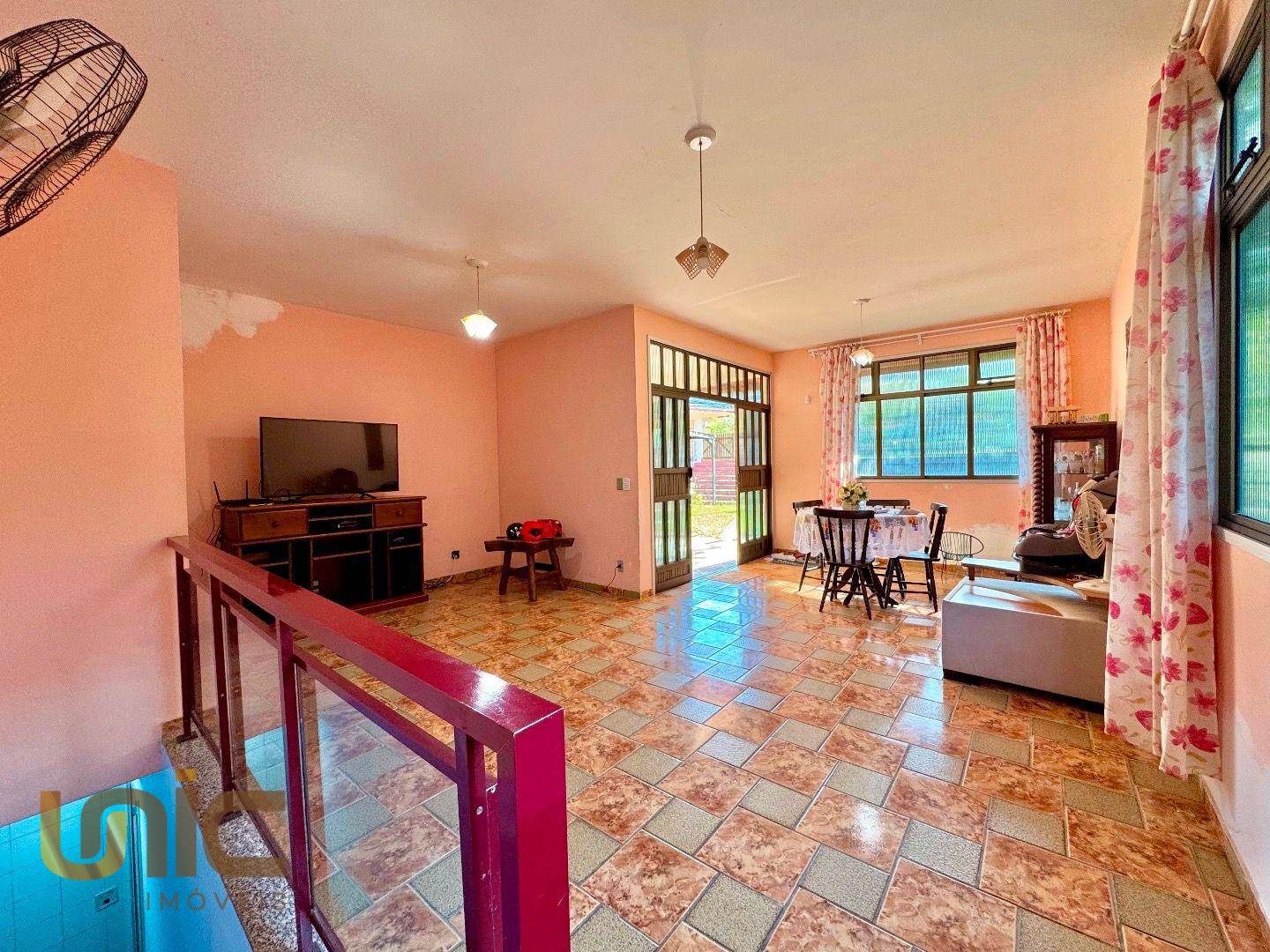 Casa de Condomínio à venda com 4 quartos, 240m² - Foto 4