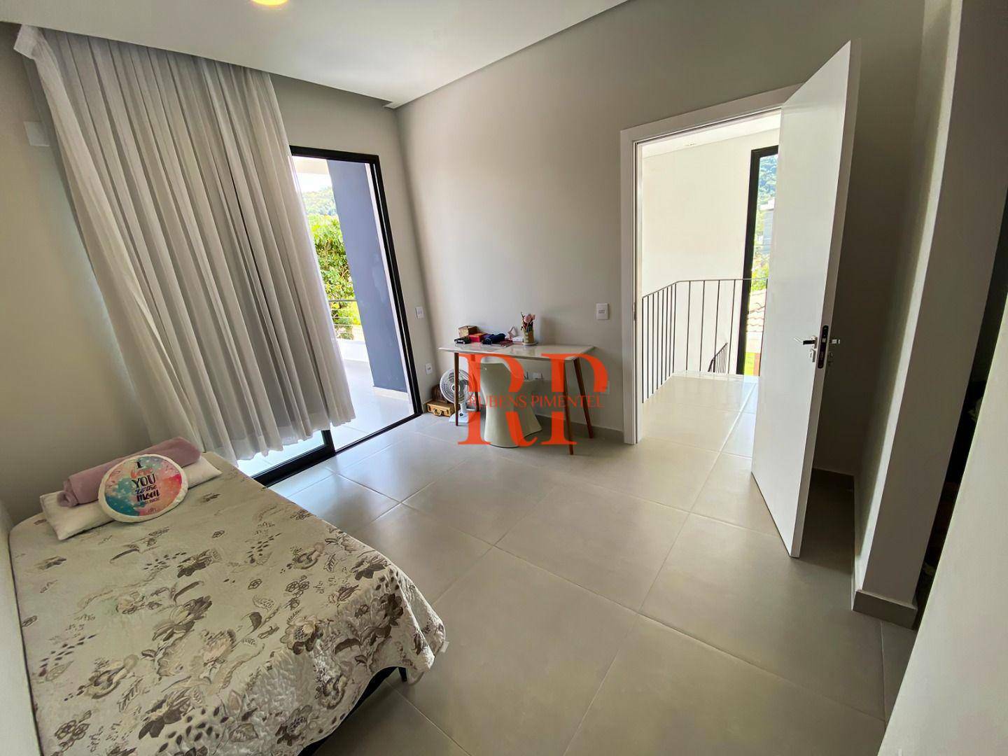 Casa à venda com 4 quartos, 233m² - Foto 5