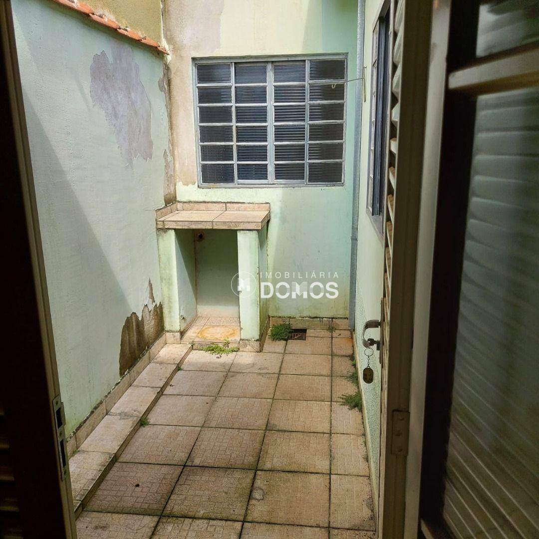 Casa à venda com 4 quartos, 180m² - Foto 24